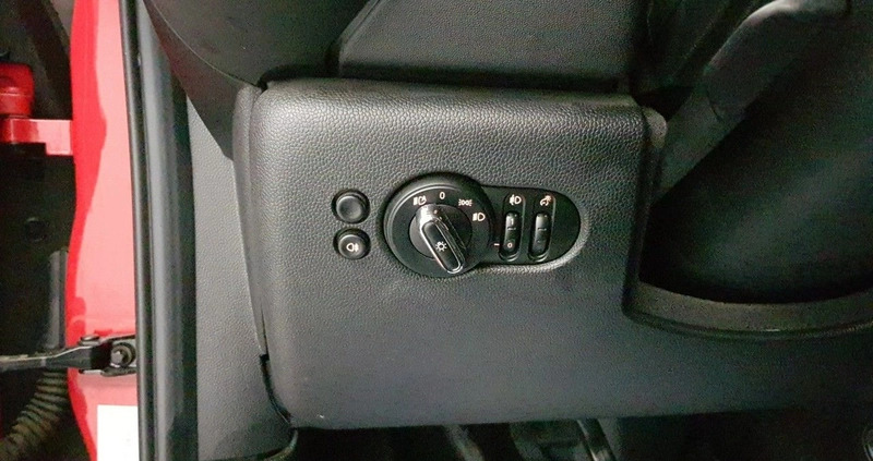 MINI Cooper cena 85900 przebieg: 31000, rok produkcji 2022 z Międzyzdroje małe 596